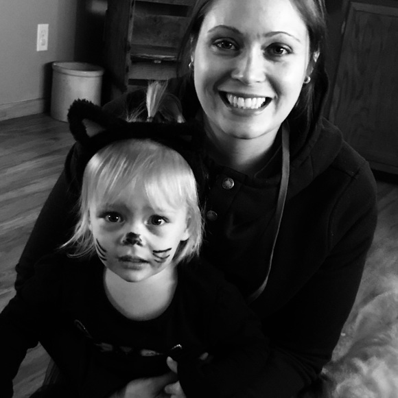 Meet your Posher, Meagan - Picture 1 of 2